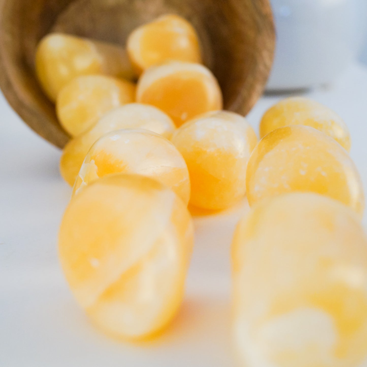 Orangencalcit